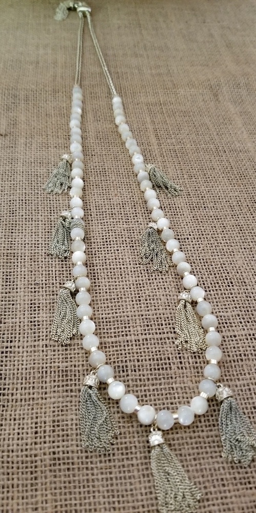 Necklace never warn. New